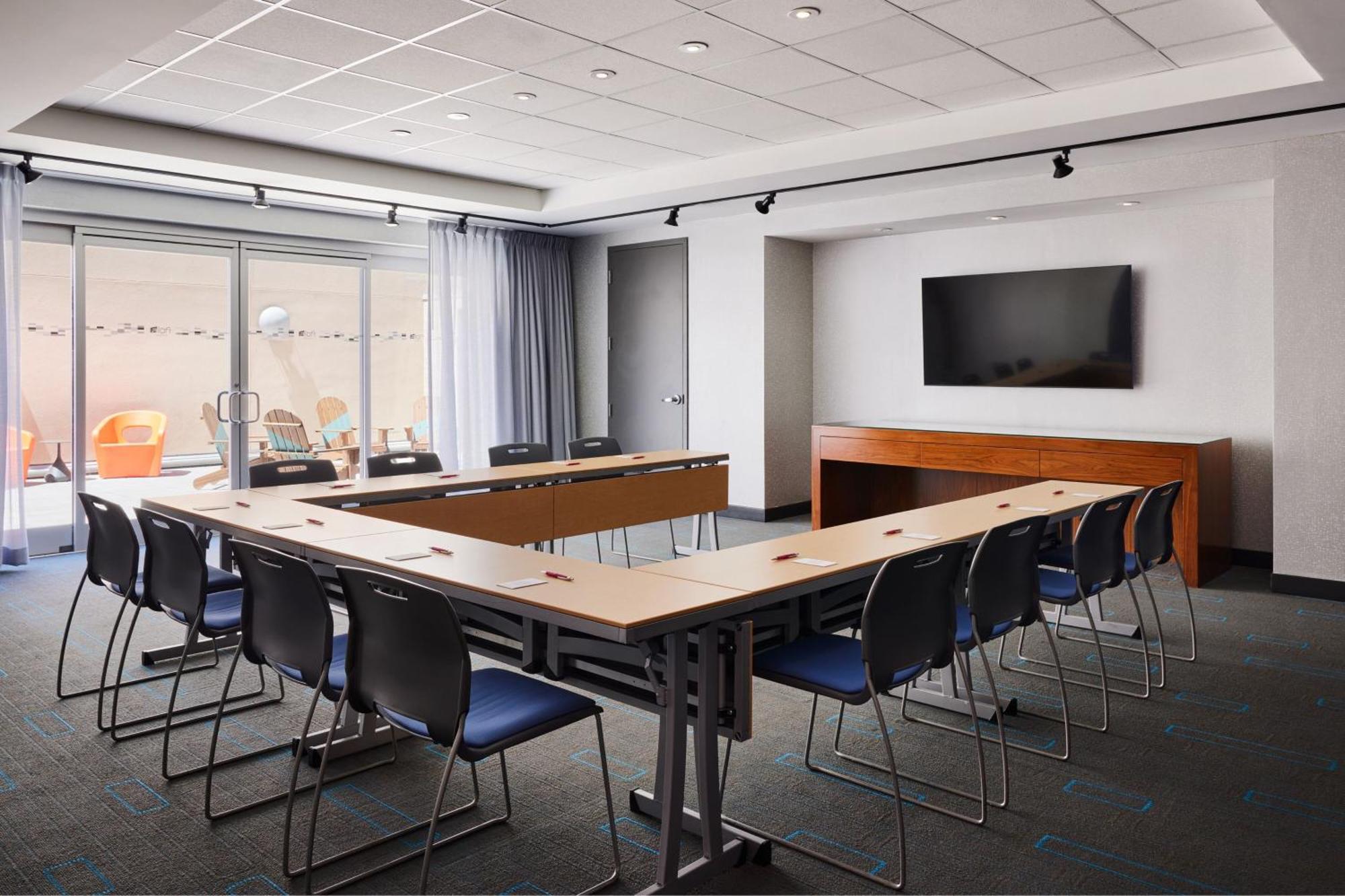 Aloft Leawood-overland Park Hotel